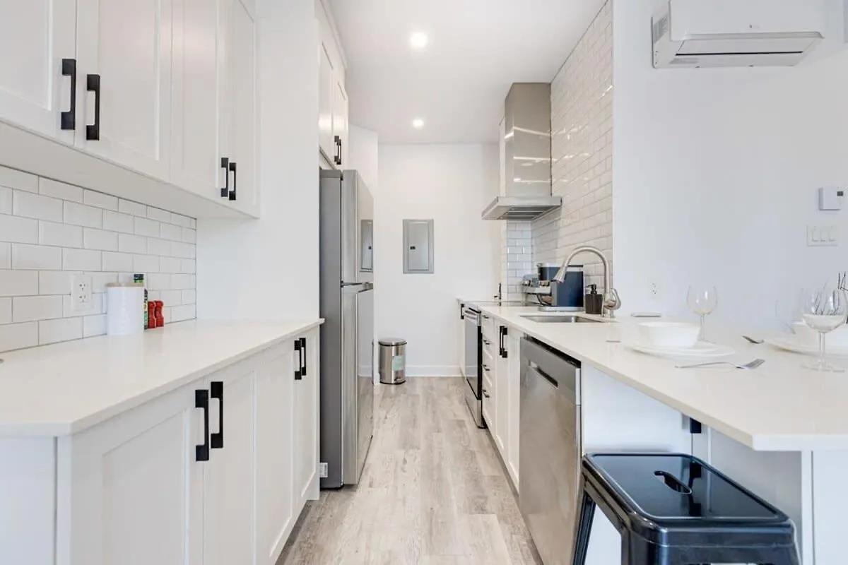 M11 Neat & Spacious 1Br In Heart Of Plateau Mtl Montreal 0*,  Canada